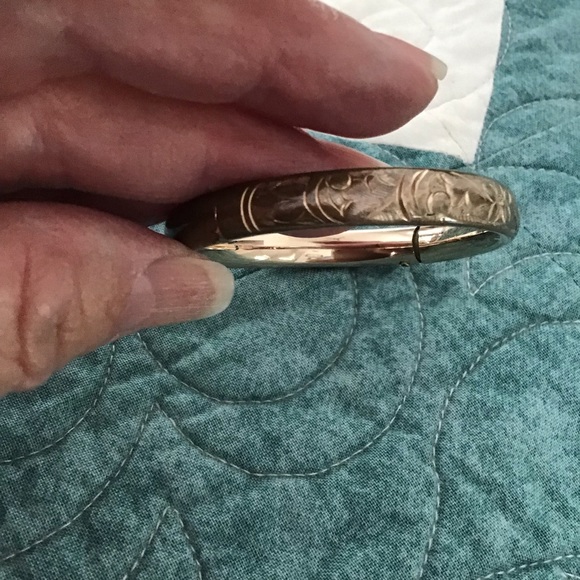 Child GF Bangle Hinged Bracelet - Picture 3 of 11